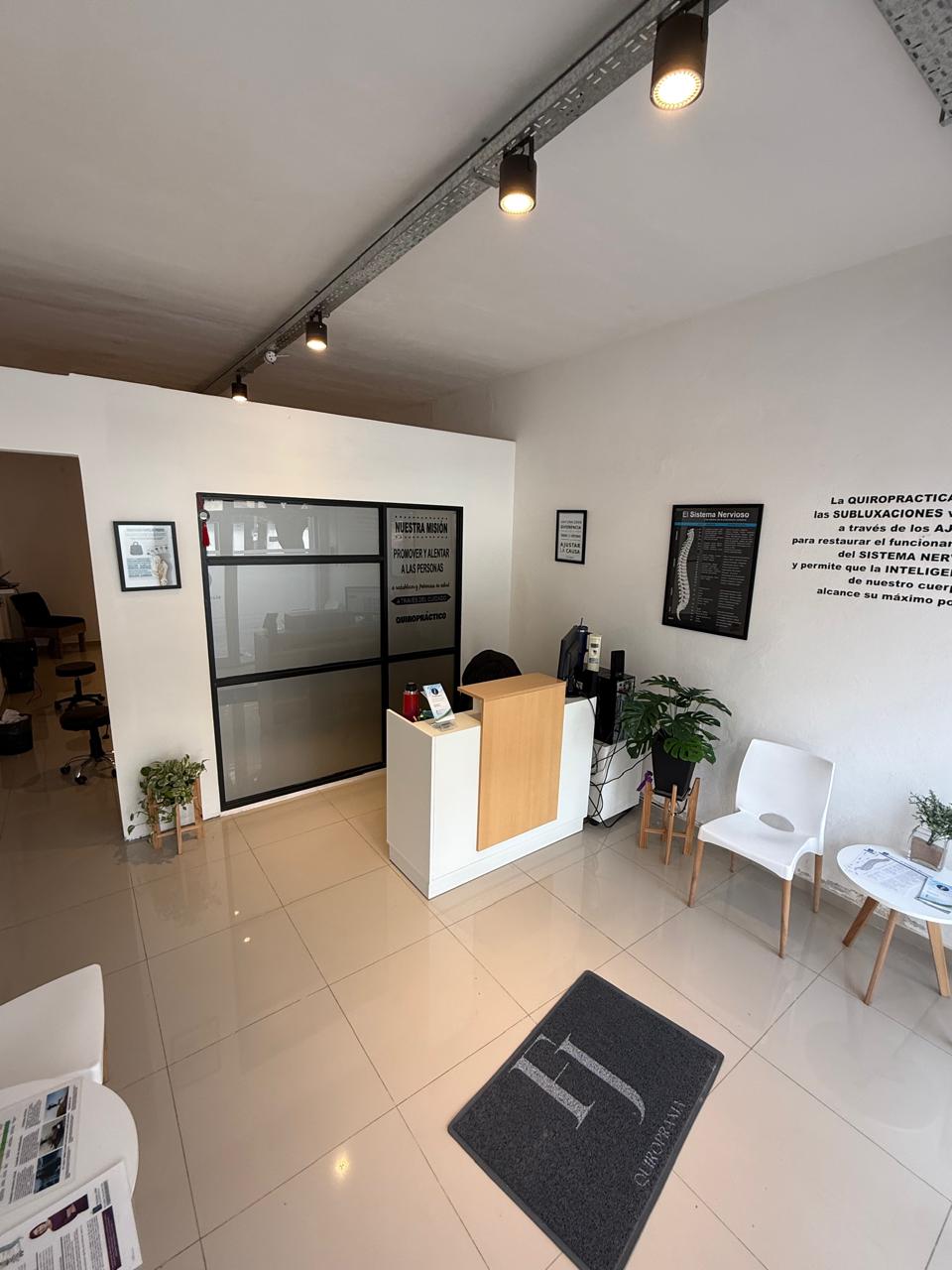 Recepción y sala de espera